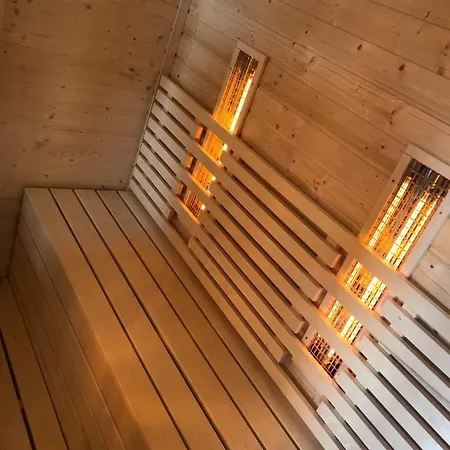 Ozlak Lombhaz Ferienhaus *